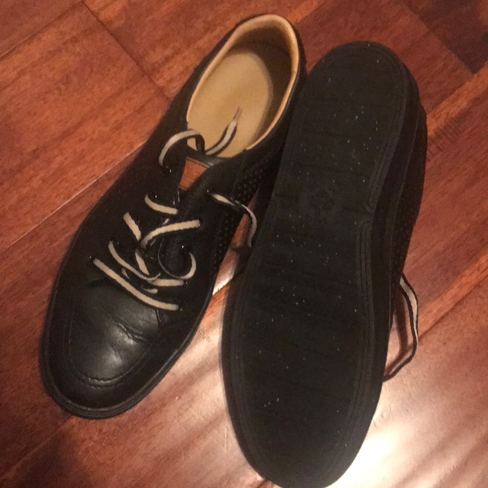 Shoes - Picture 2 of 3